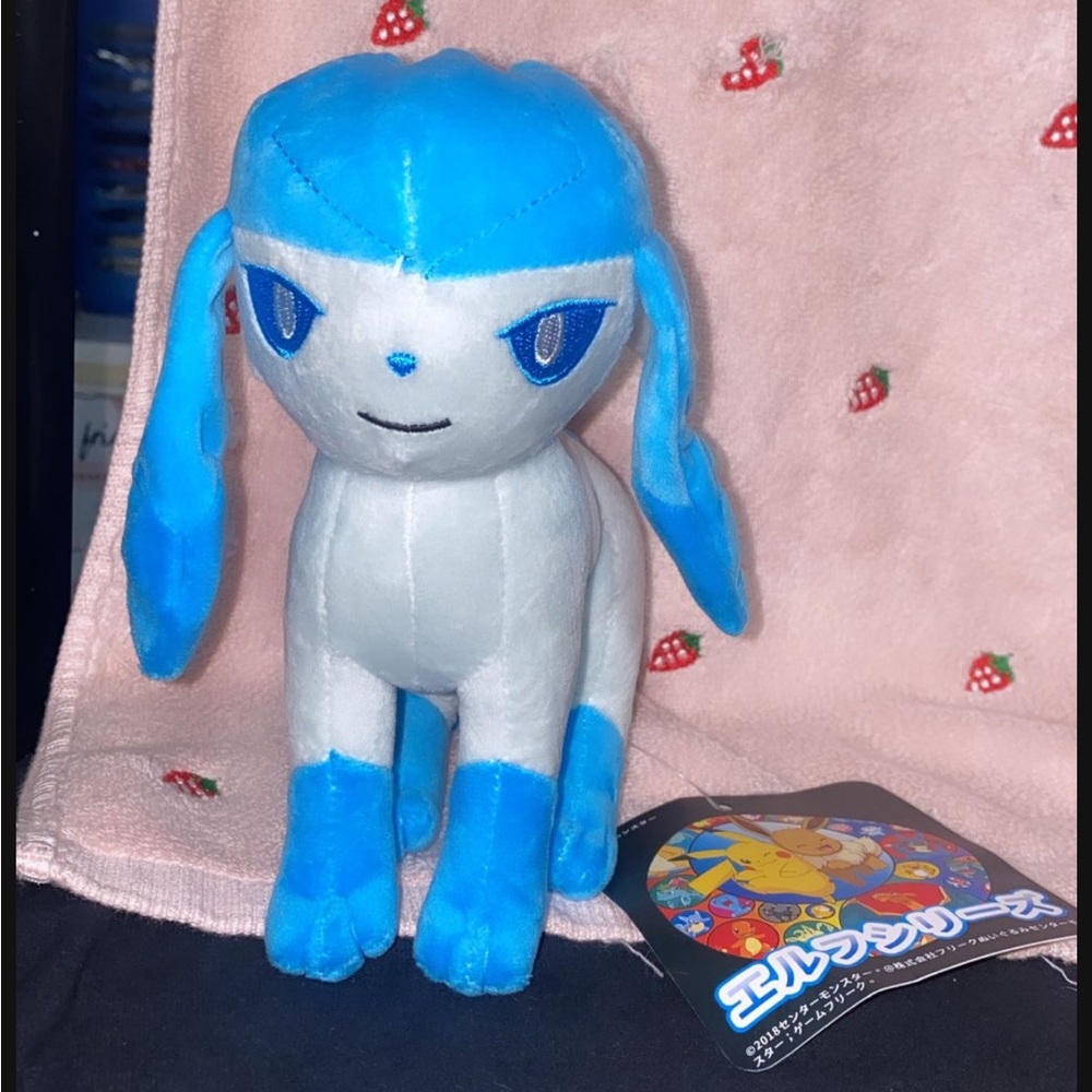 Glaceon Pokémon Plush